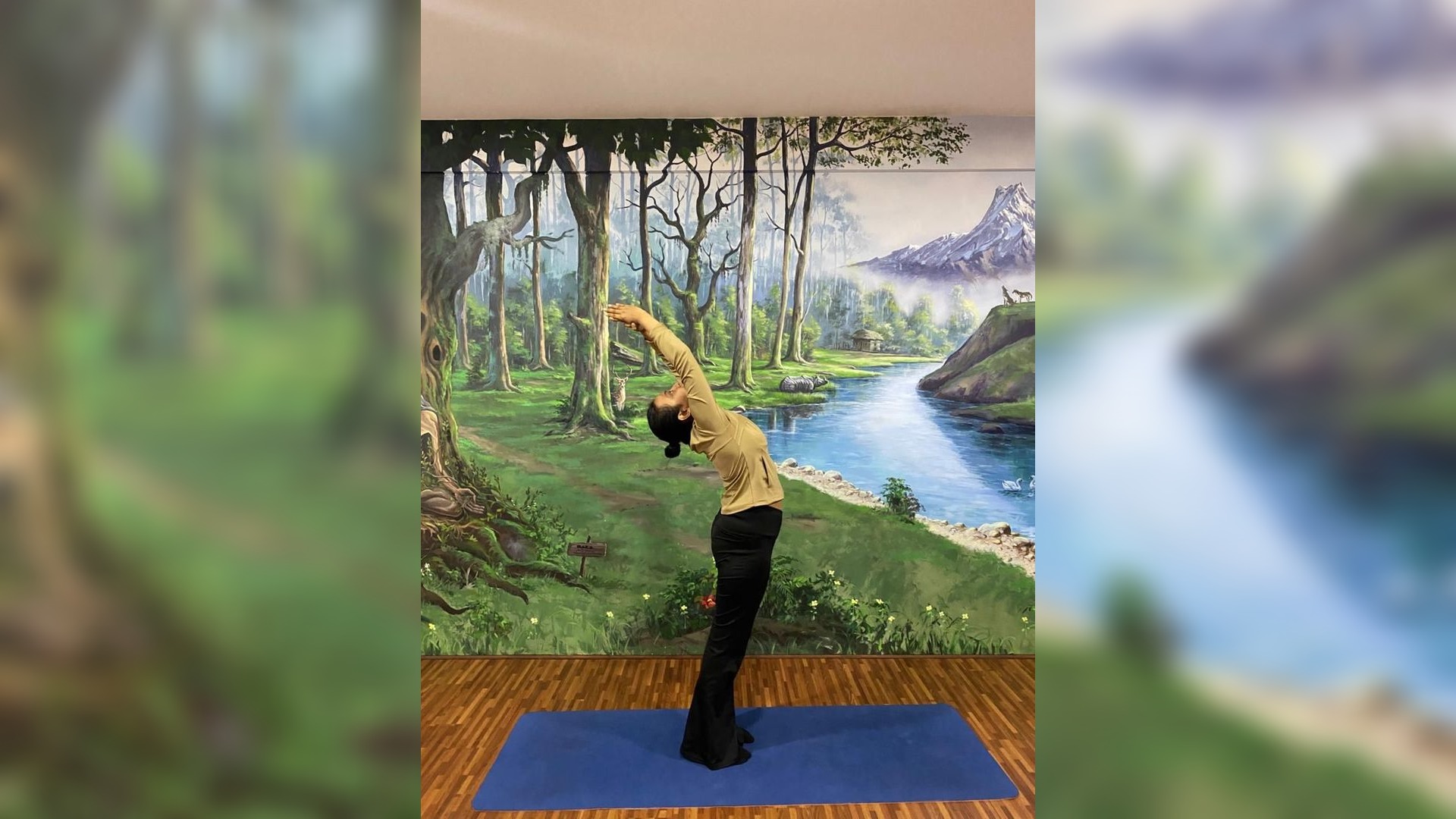 Hasta Uttanasana / Raised Arms Pose